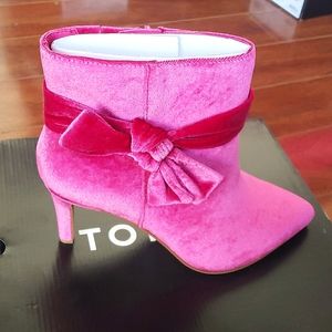 Velvet Pointed-Toe Booty